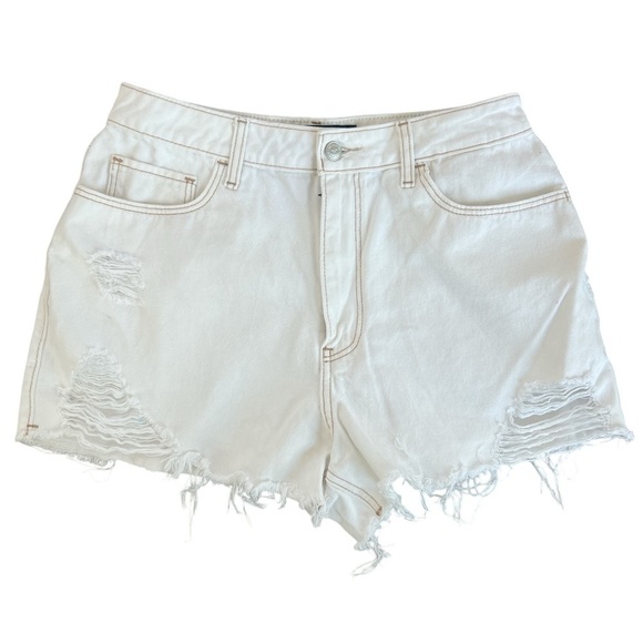 🌟🌟final sale🌟🌟Hollister ULTRA HIGH-RISE Vintage Relaxed WHITE DENIM MOM SHORTS - Picture 1 of 5